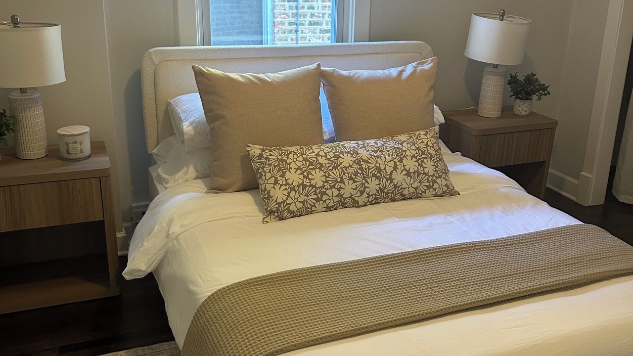 Photo of Bedroom in Rogers Park