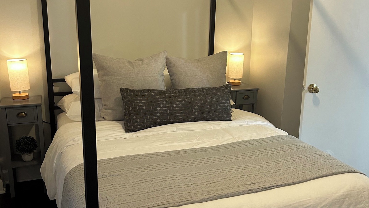 Photo of Bedroom in Rogers Park