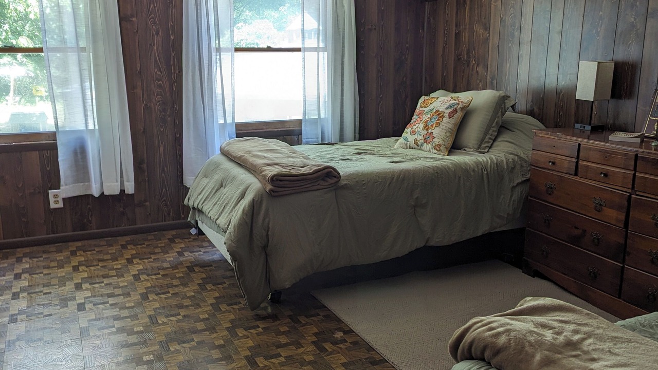 Photo of Bedroom in Tamms