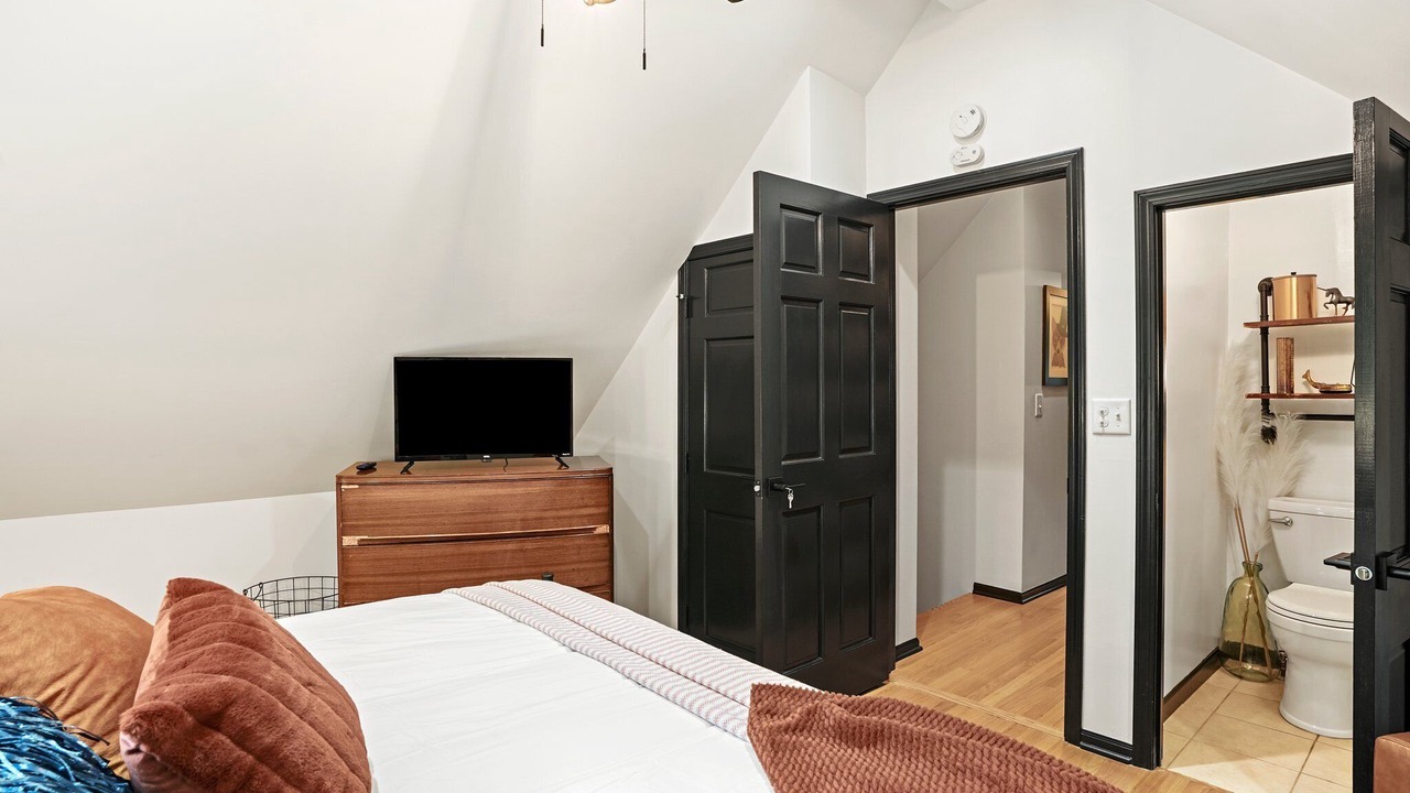 Photo of Bedroom in Willowbrook