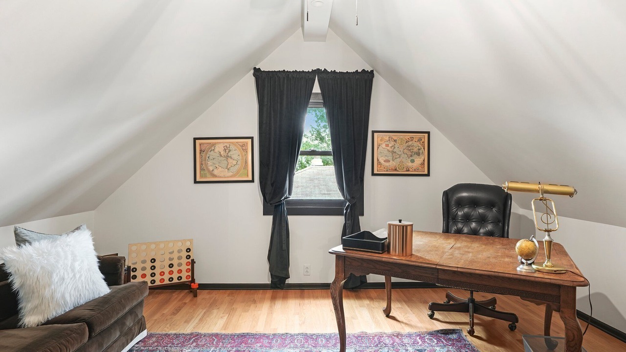 Photo of Livingroom in Willowbrook