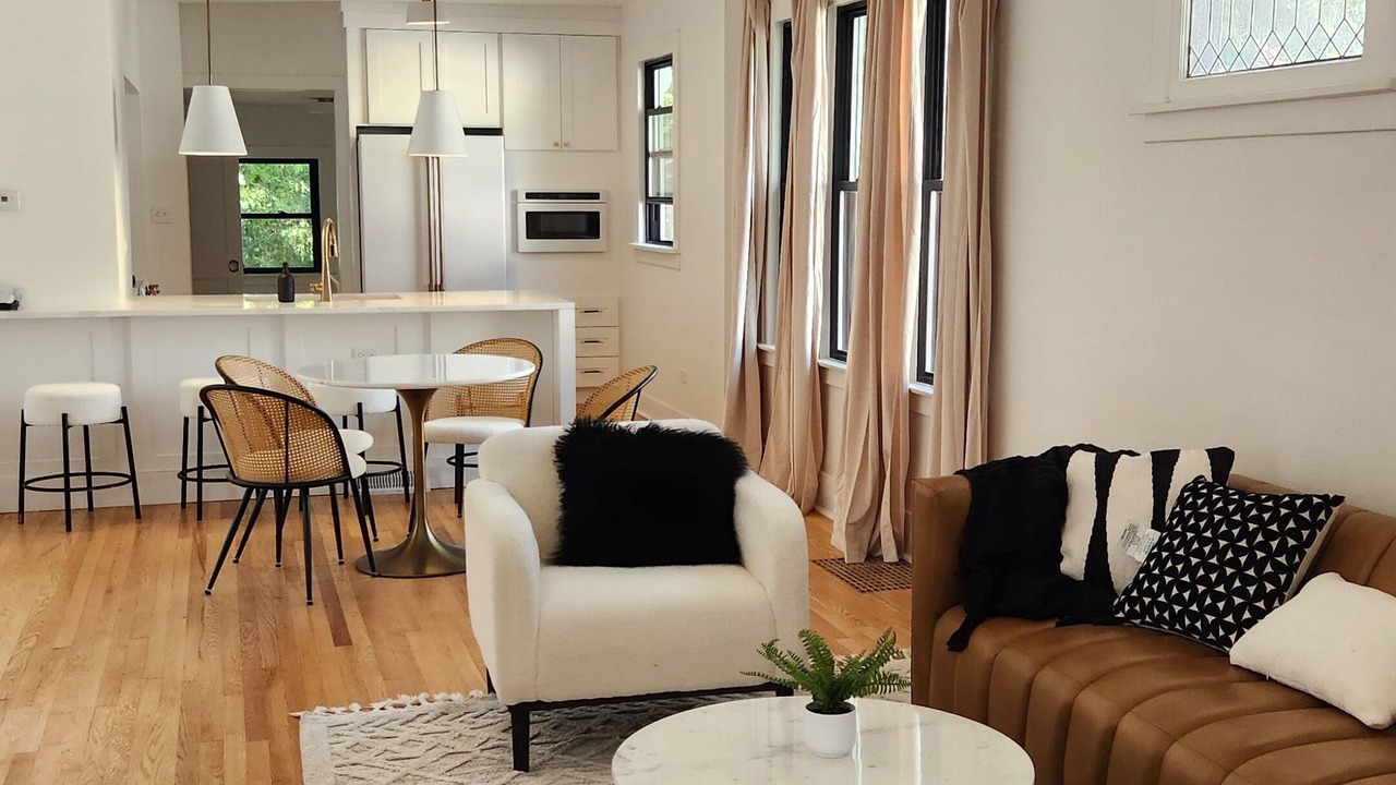 Photo of Livingroom in Homewood