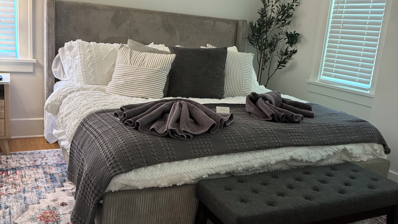 Photo of Bedroom in Village of Lakewood