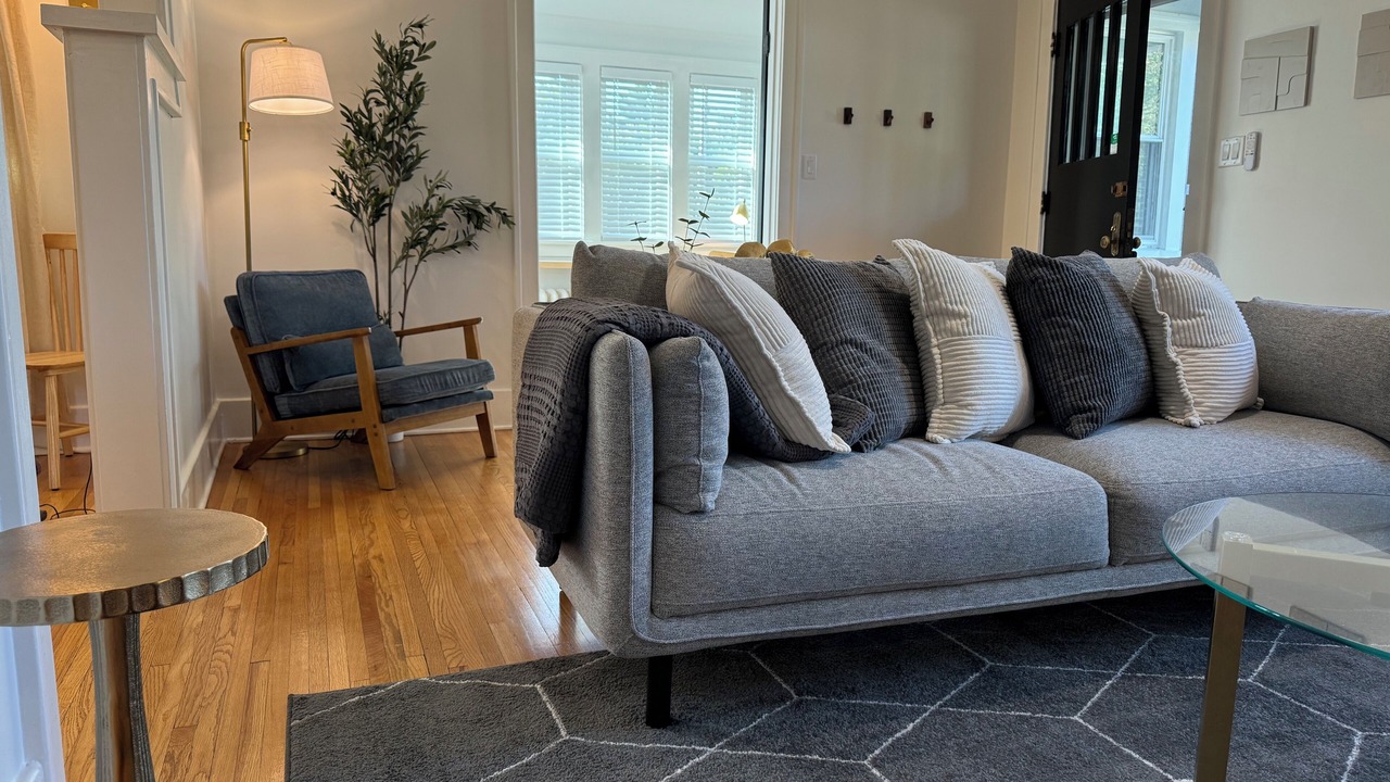 Photo of Livingroom in Village of Lakewood