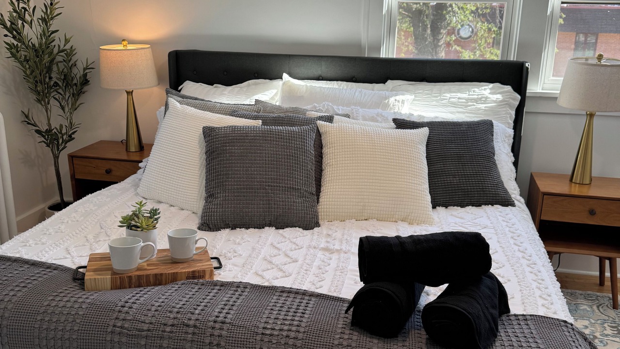 Photo of Bedroom in Village of Lakewood