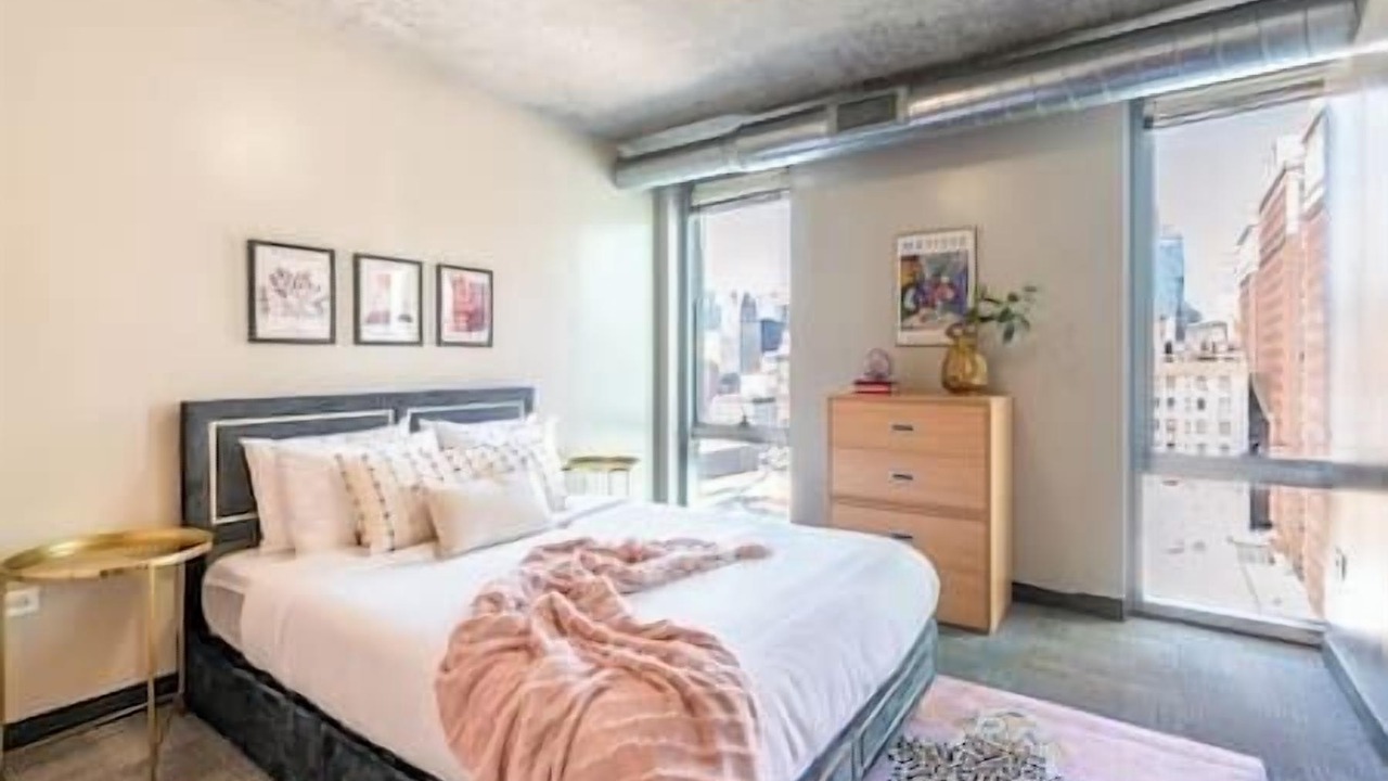 Photo of Bedroom in The Loop