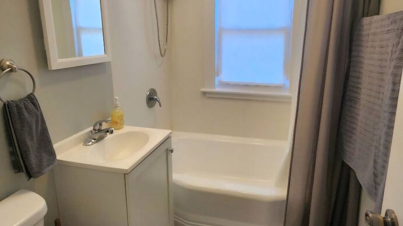 Photo of Bathroom in Crestwood