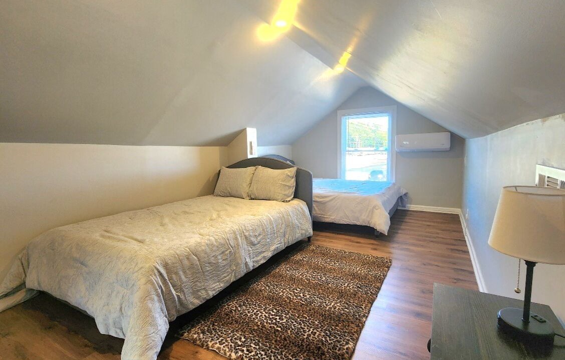 Photo of Bedroom in Crestwood