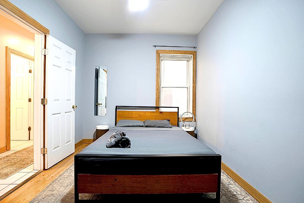 Photo of Bedroom in Lakeview