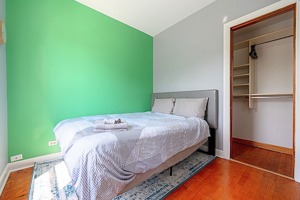 Photo of Bedroom in Lakeview