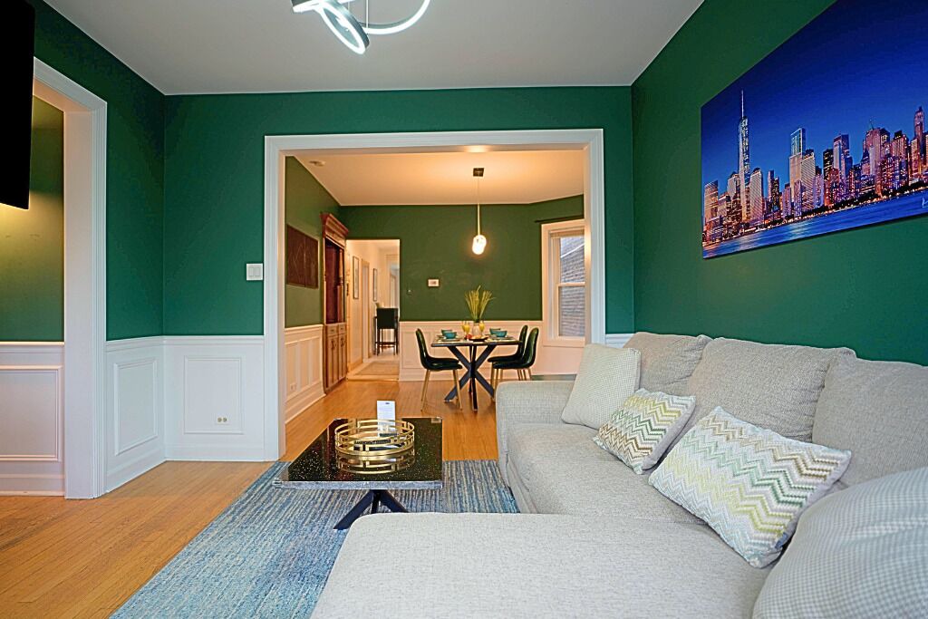 Photo of Livingroom in Lakeview