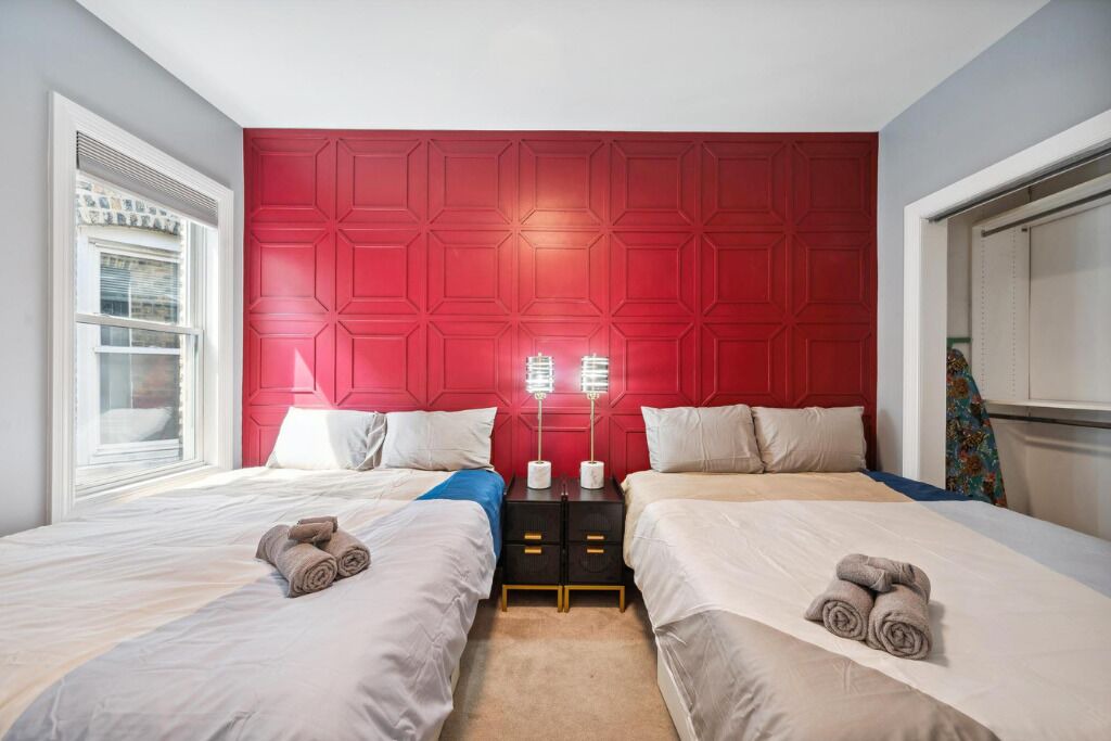 Photo of Bedroom in Lakeview