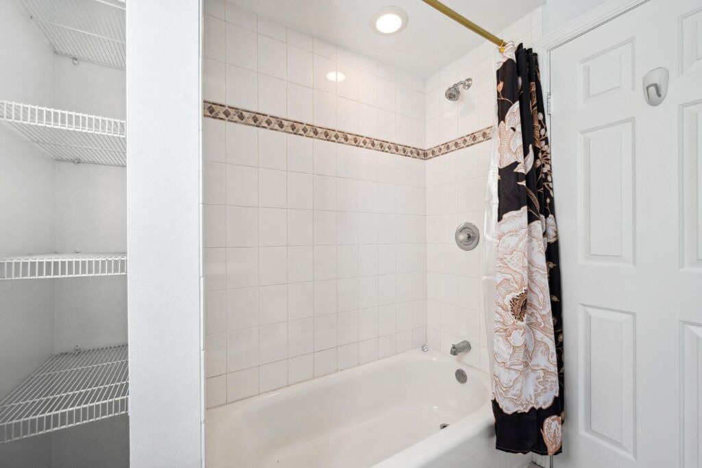 Photo of Bathroom in Wrigleyville