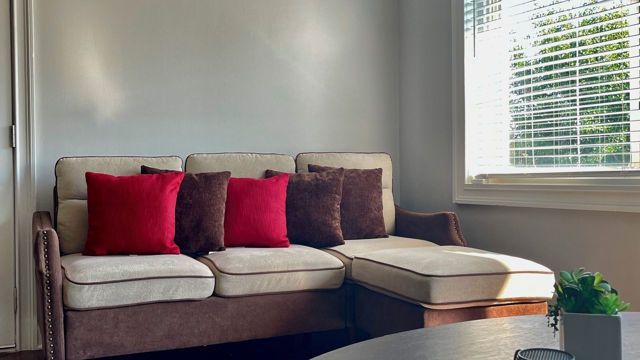 Photo of Livingroom in Elmhurst