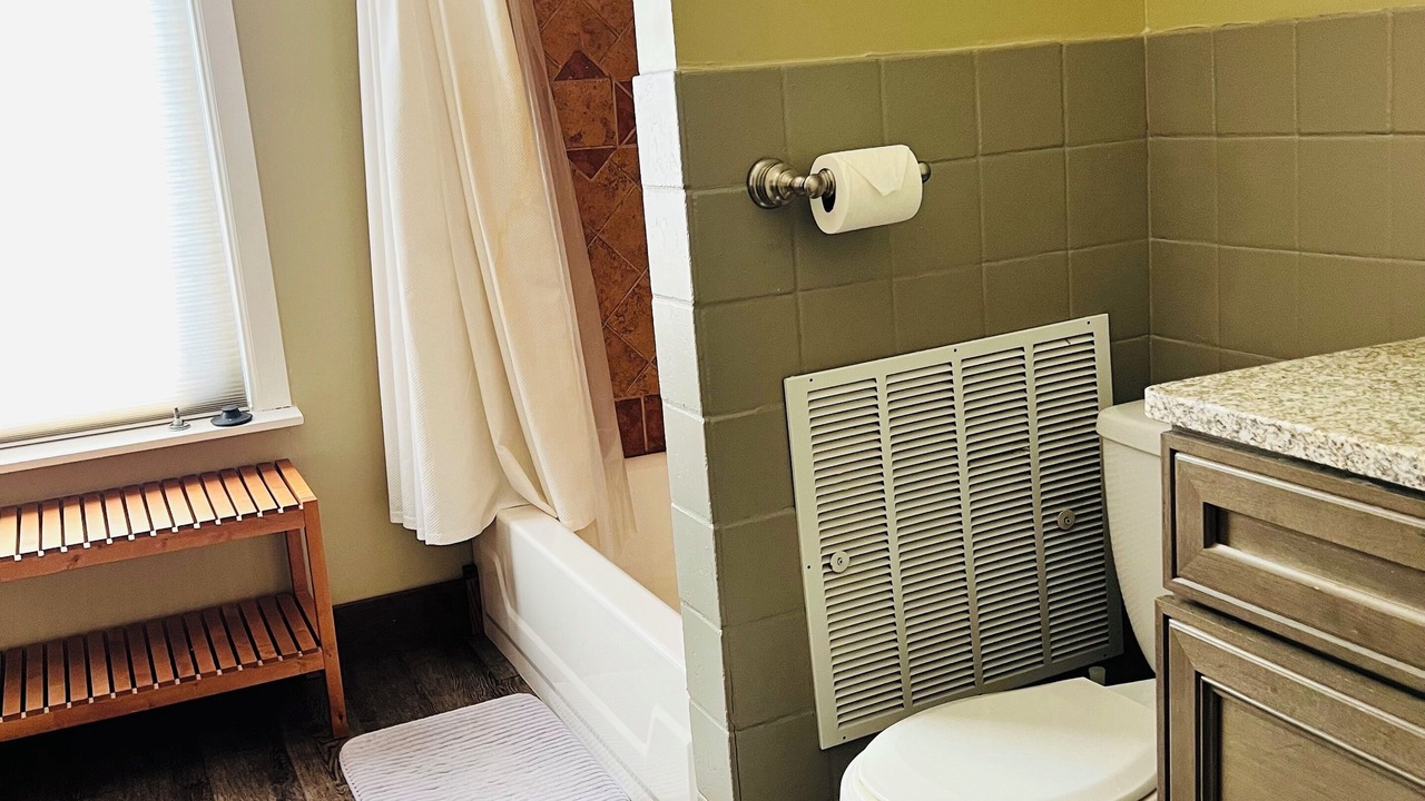 Photo of Bathroom in Oak Park