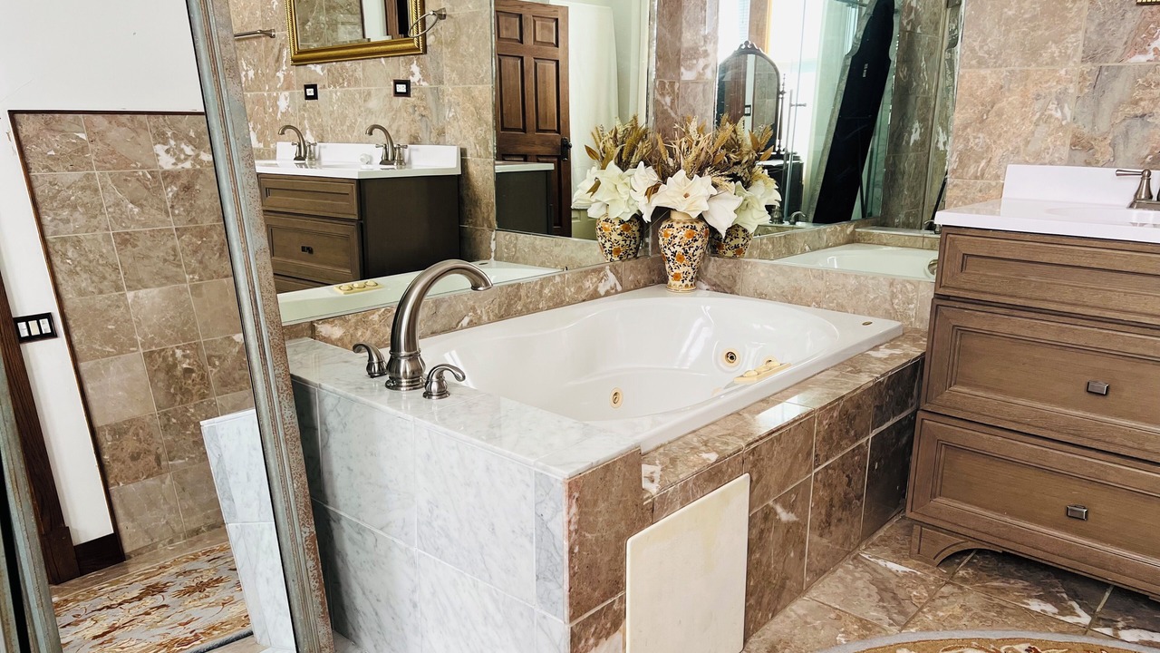 Photo of Bathroom in Oak Park