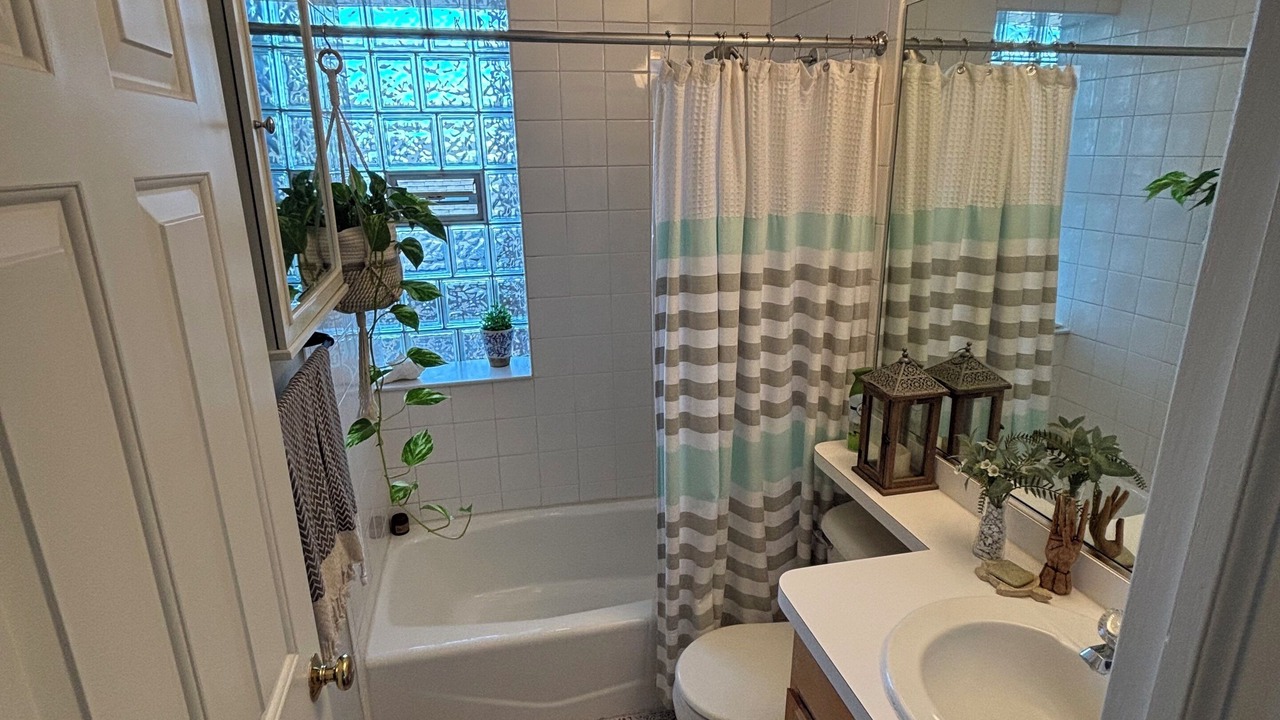 Photo of Bathroom in East Albany Park