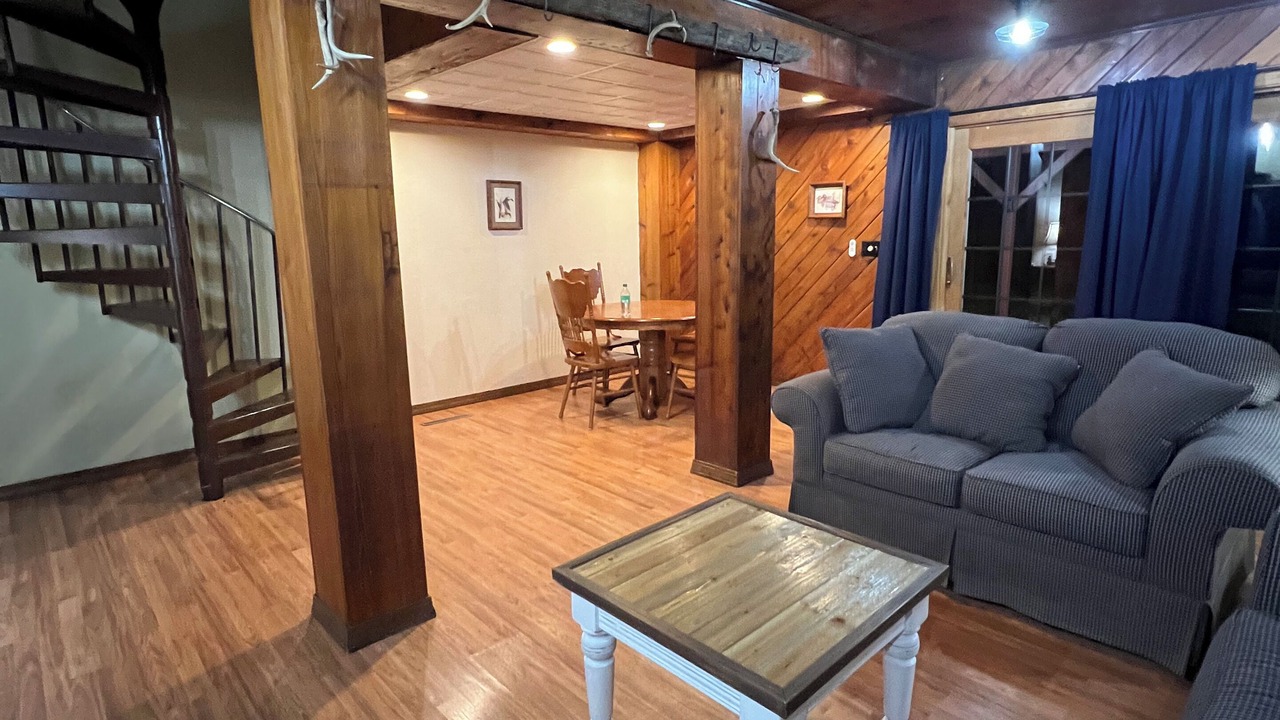 Photo of Livingroom in Christopher