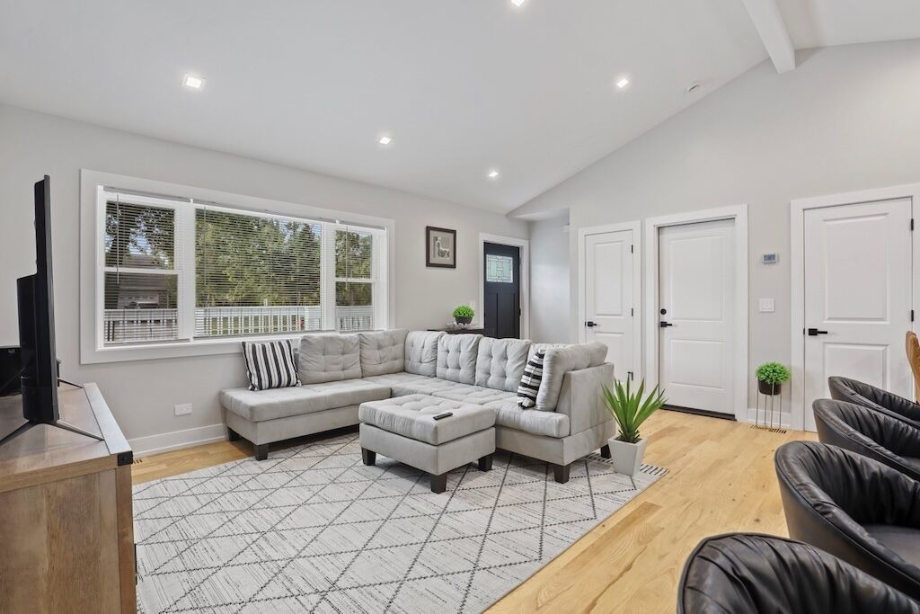 Photo of Livingroom in Willowbrook