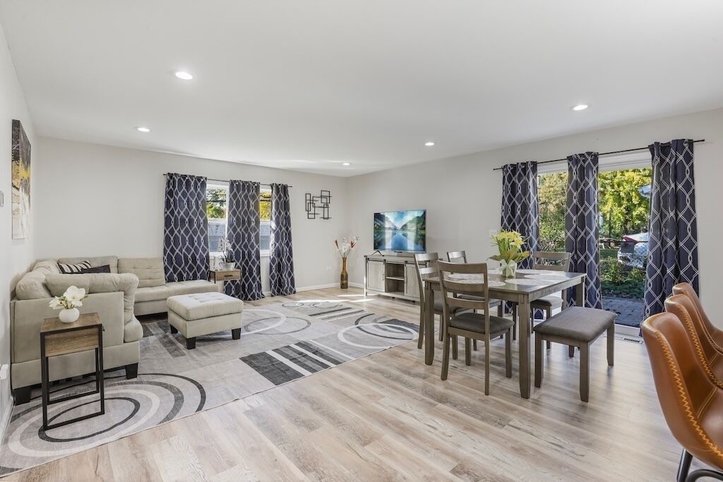Photo of Livingroom in Bolingbrook