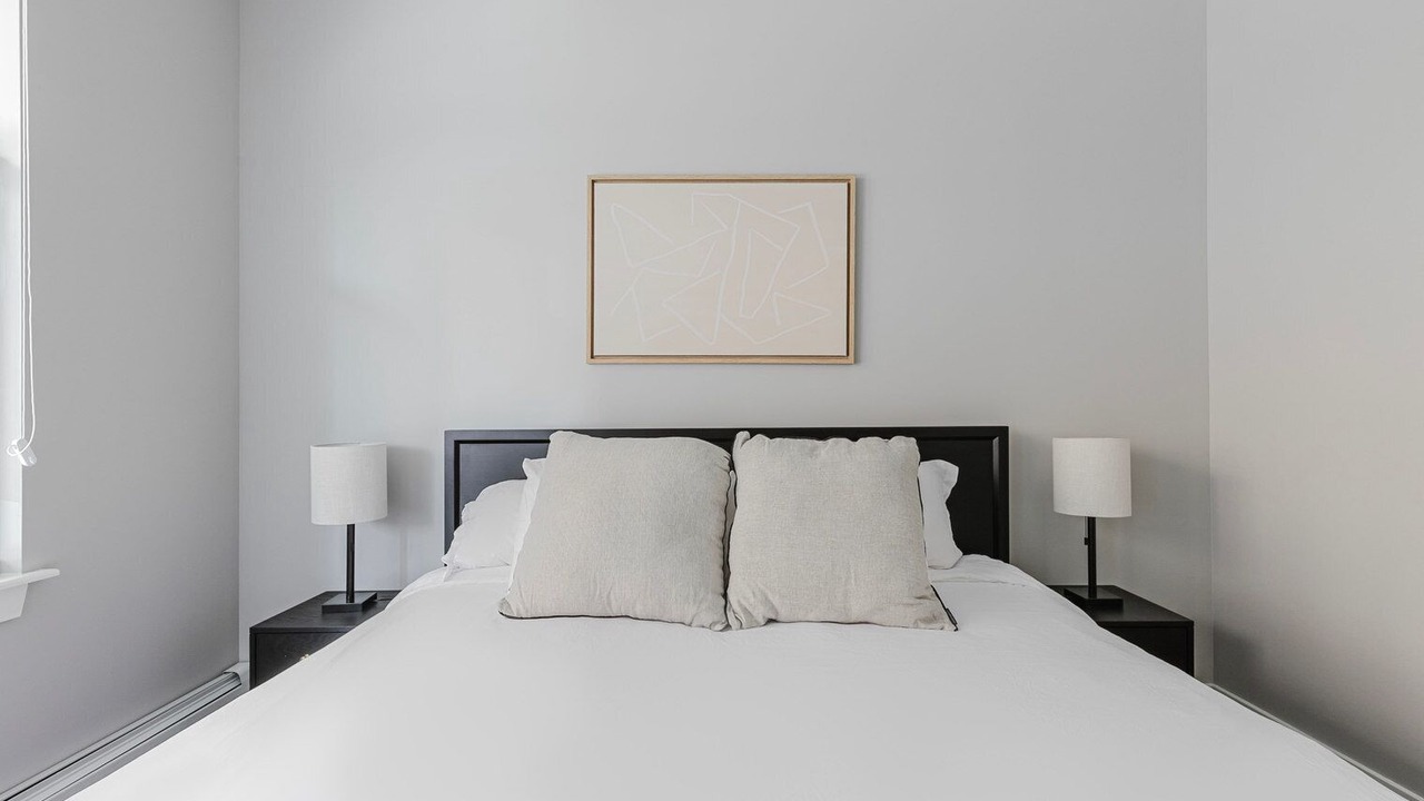 Photo of Bedroom in Edgewater Beach