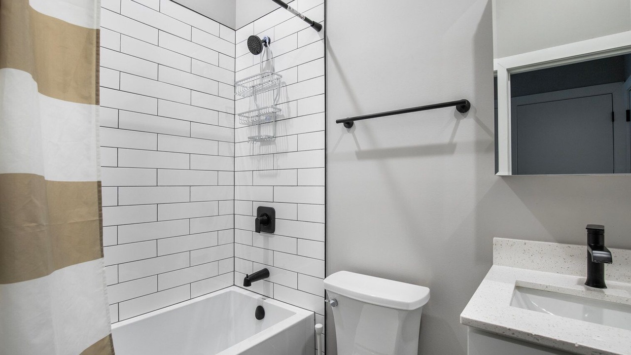 Photo of Bathroom in Edgewater Beach
