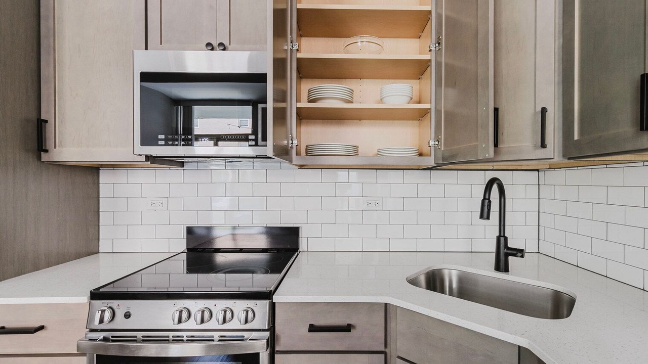 Photo of Kitchen in Edgewater Beach