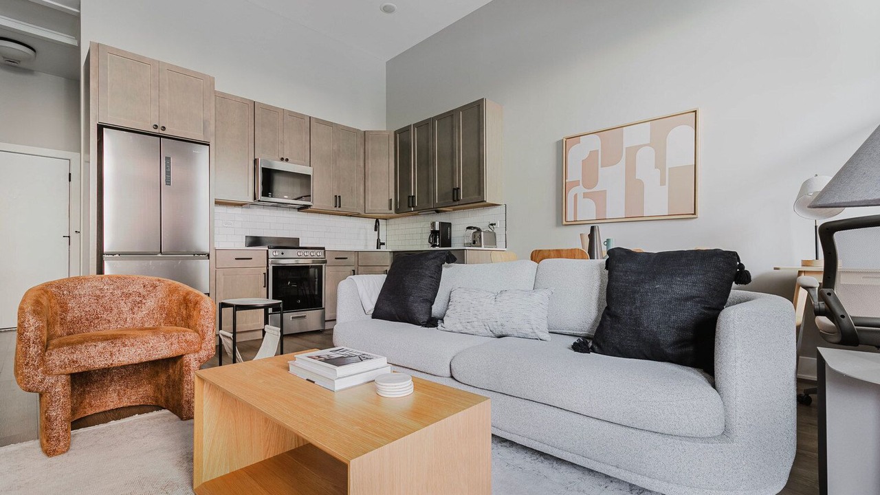 Photo of Livingroom in Edgewater Beach