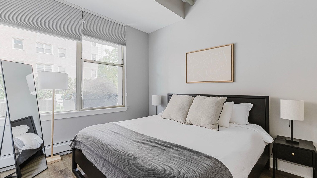 Photo of Bedroom in Edgewater Beach