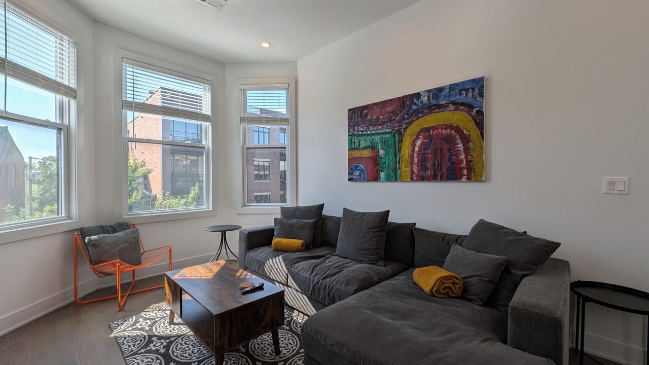 Photo of Livingroom in Roscoe Village