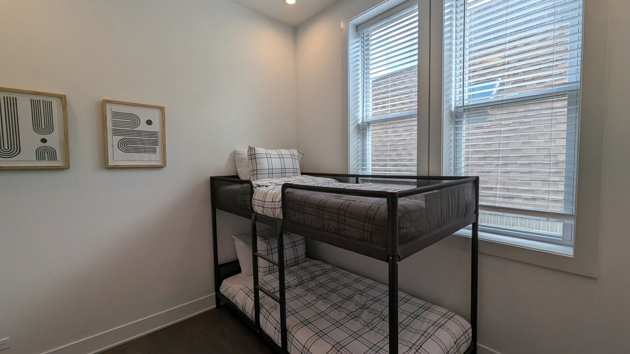 Photo of Bedroom in Roscoe Village