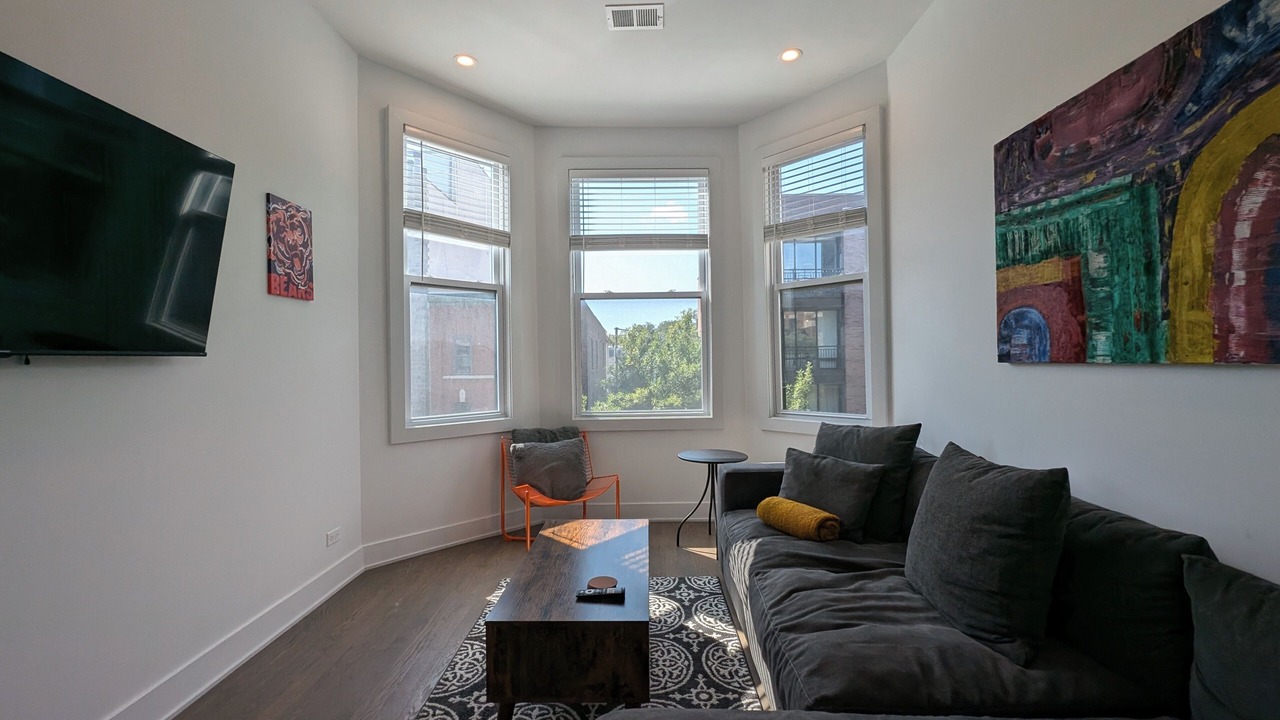 Photo of Livingroom in Roscoe Village