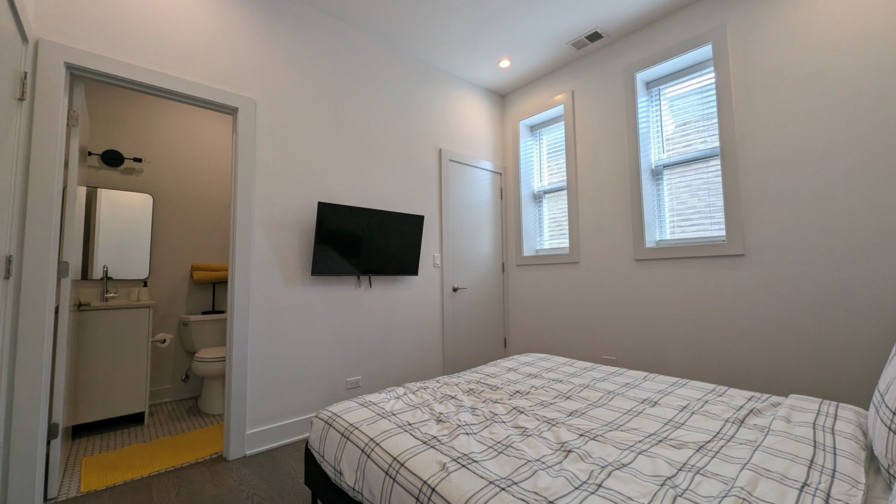 Photo of Bedroom in Roscoe Village