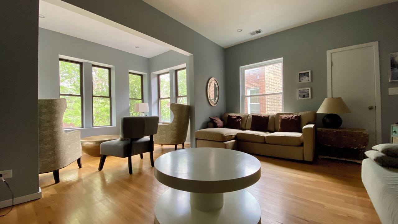 Photo of Livingroom in Edgewater