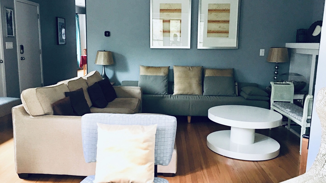 Photo of Livingroom in Edgewater