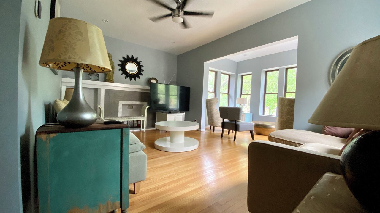 Photo of Livingroom in Edgewater
