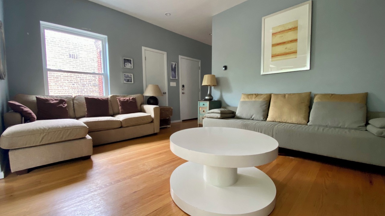 Photo of Livingroom in Edgewater