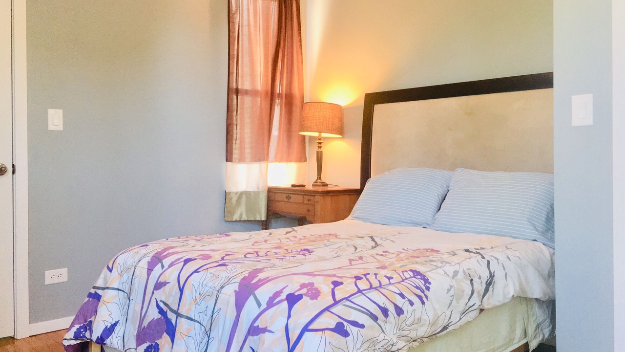 Photo of Bedroom in Edgewater