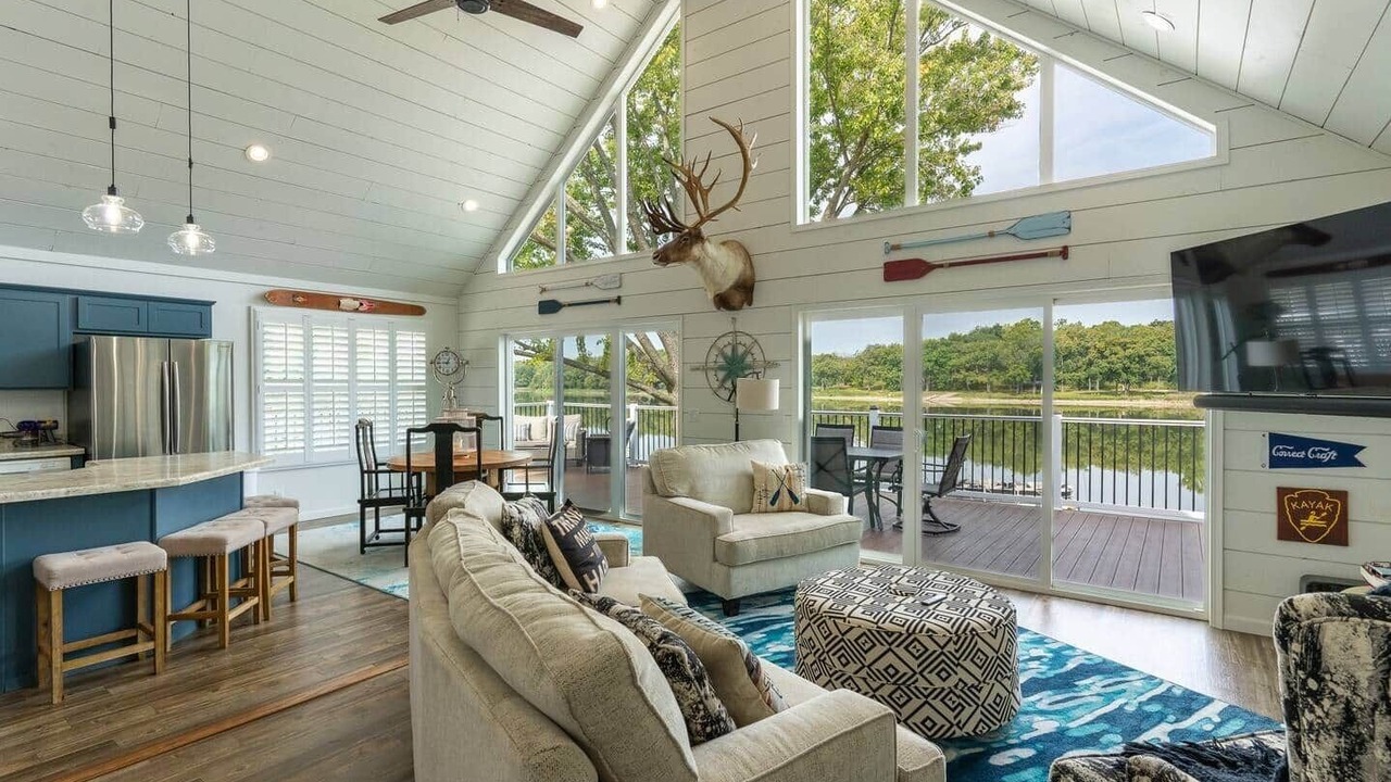 Photo of Livingroom in Holcomb