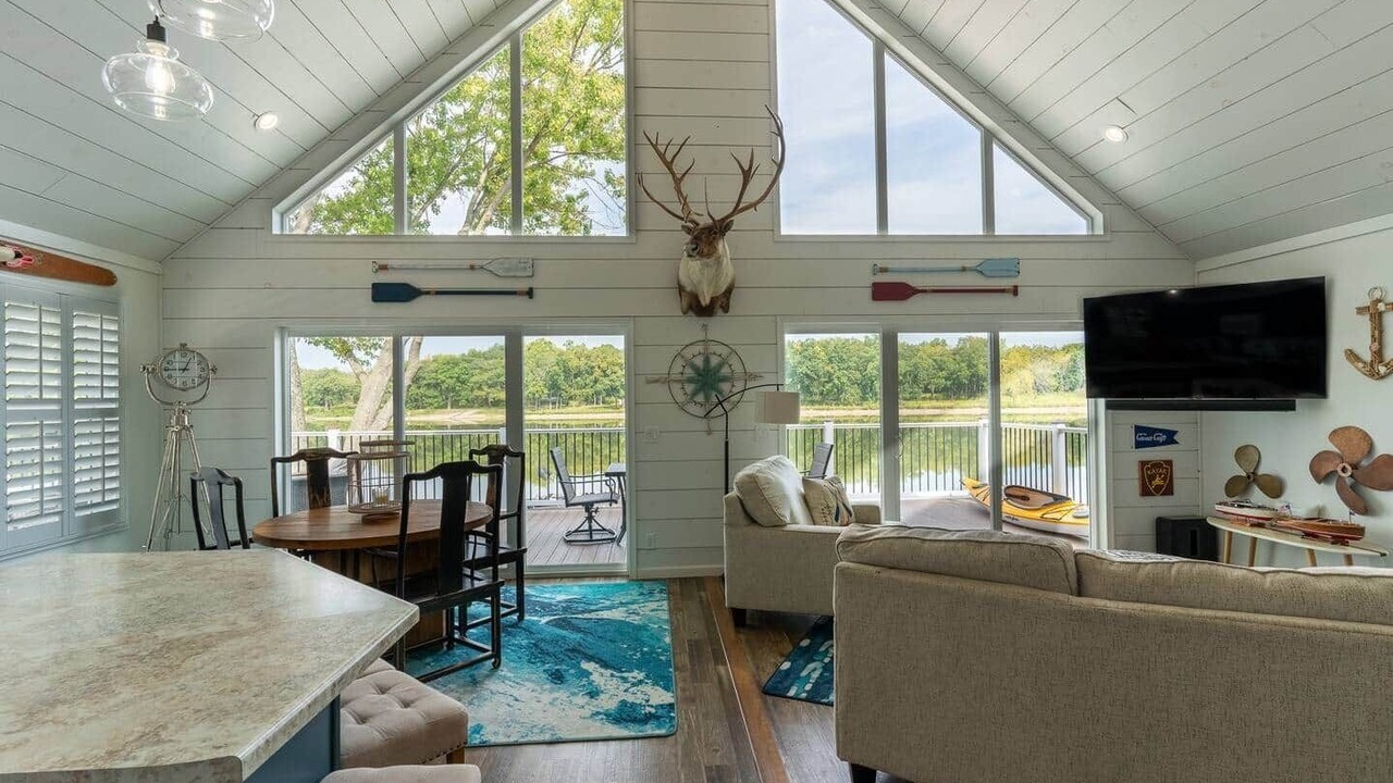 Photo of Livingroom in Holcomb