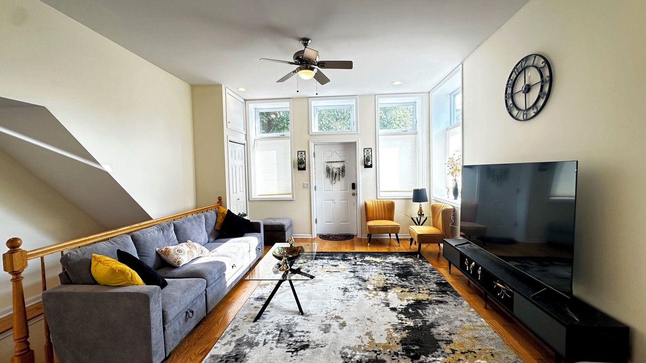 Photo of Livingroom in Noble Square