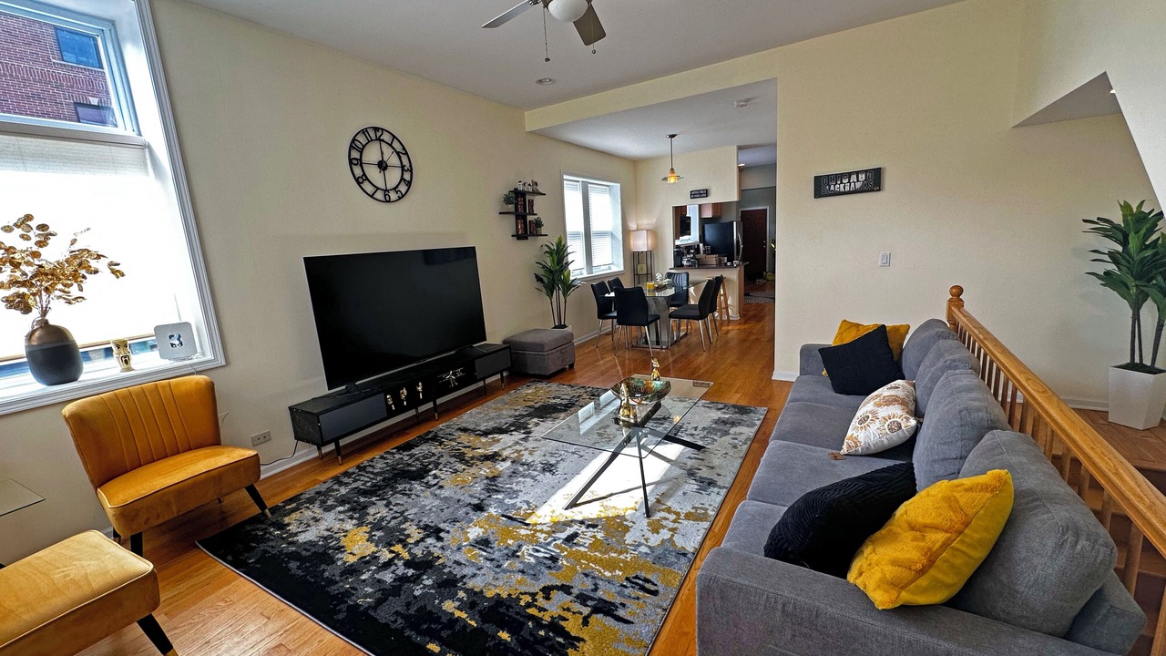 Photo of Livingroom in Noble Square