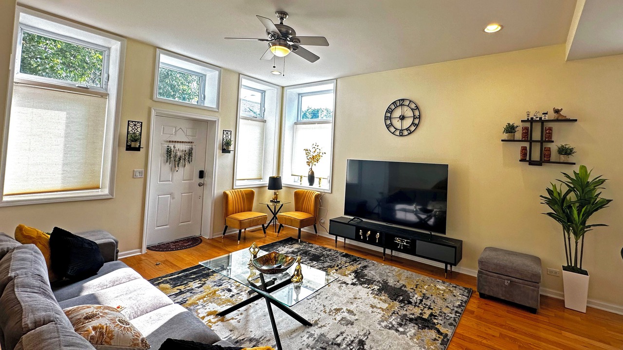 Photo of Livingroom in Noble Square