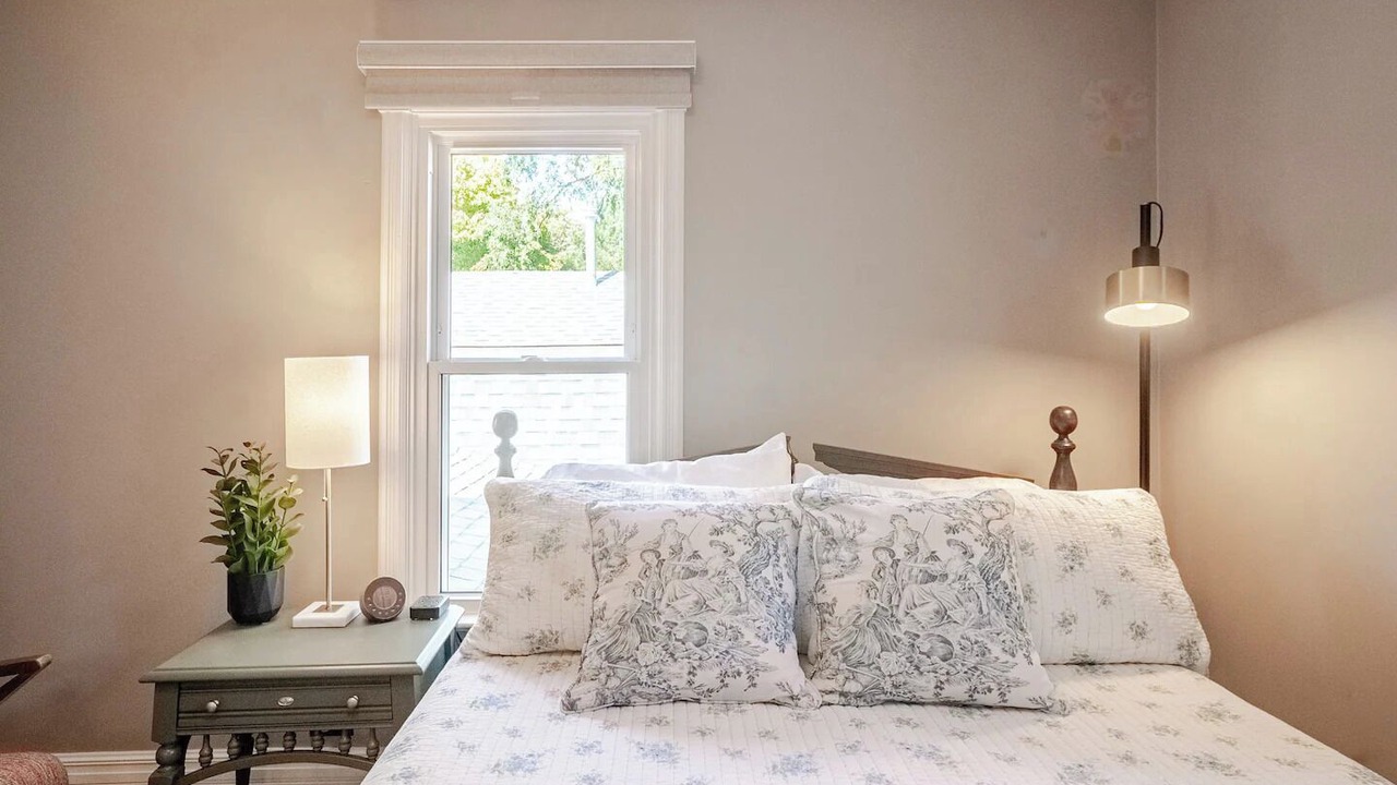 Photo of Bedroom in Grayslake