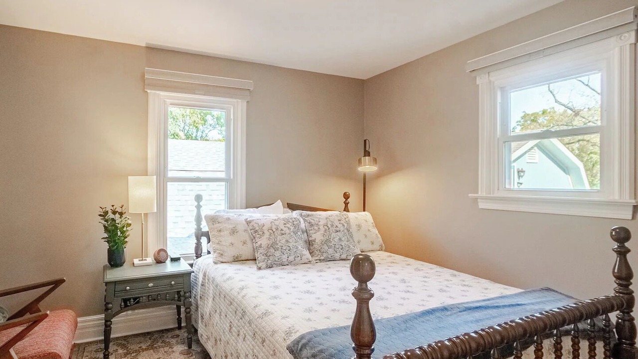Photo of Bedroom in Grayslake