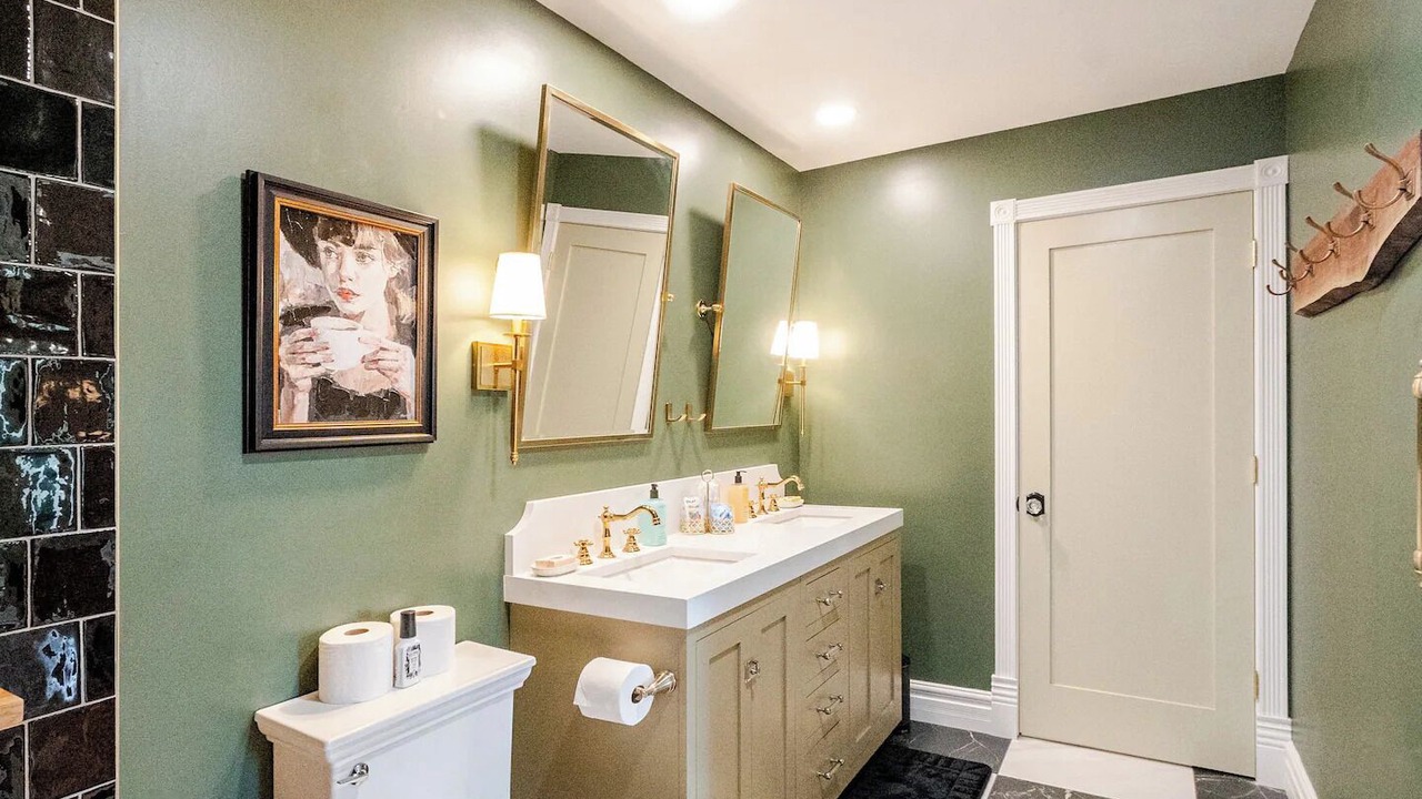Photo of Bathroom in Grayslake