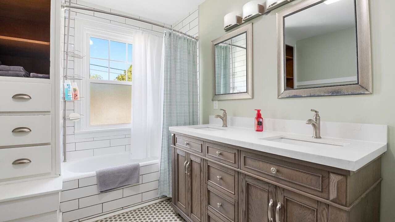 Photo of Bathroom in Pekin