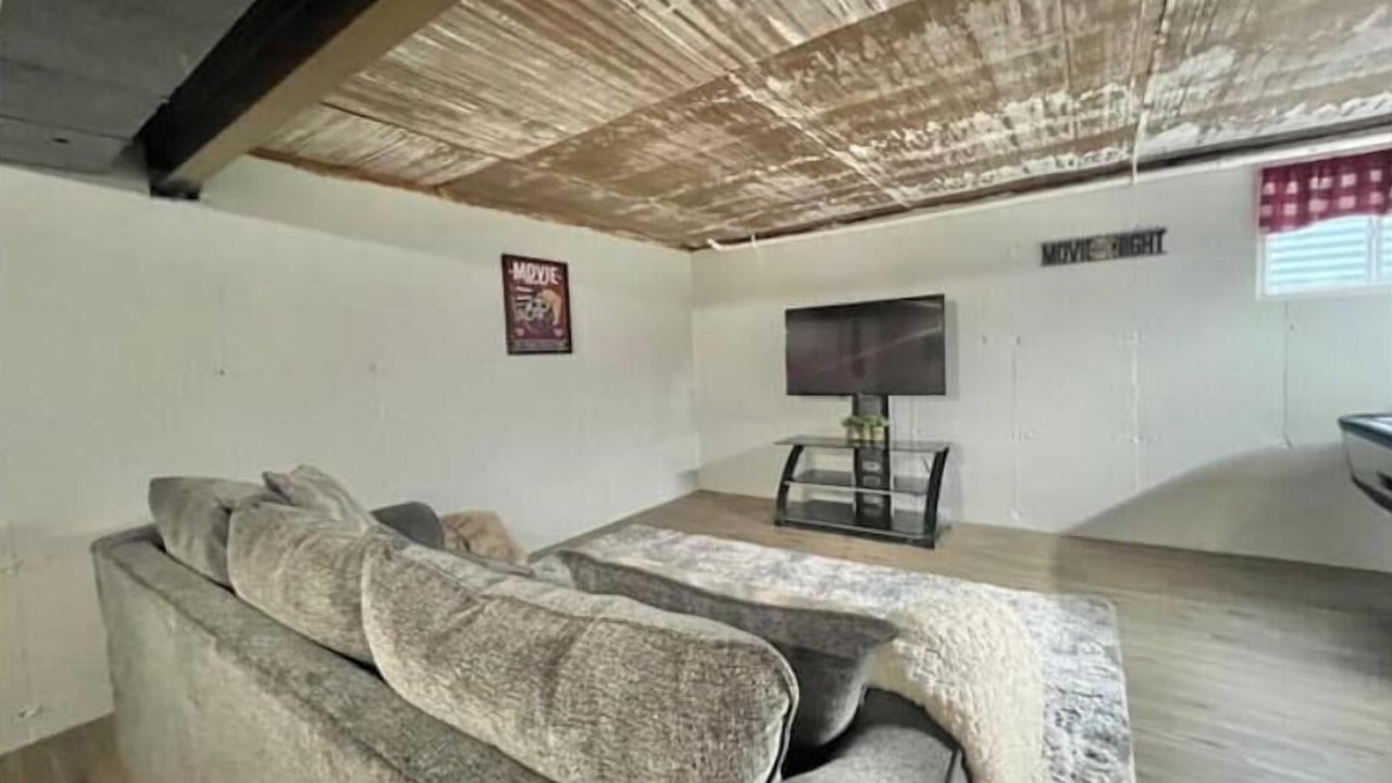 Photo of Livingroom in Dixon