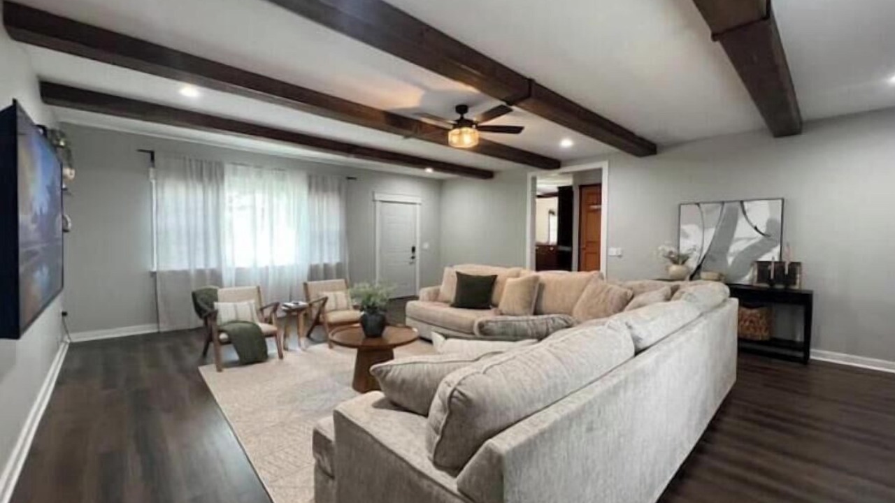 Photo of Livingroom in Dixon