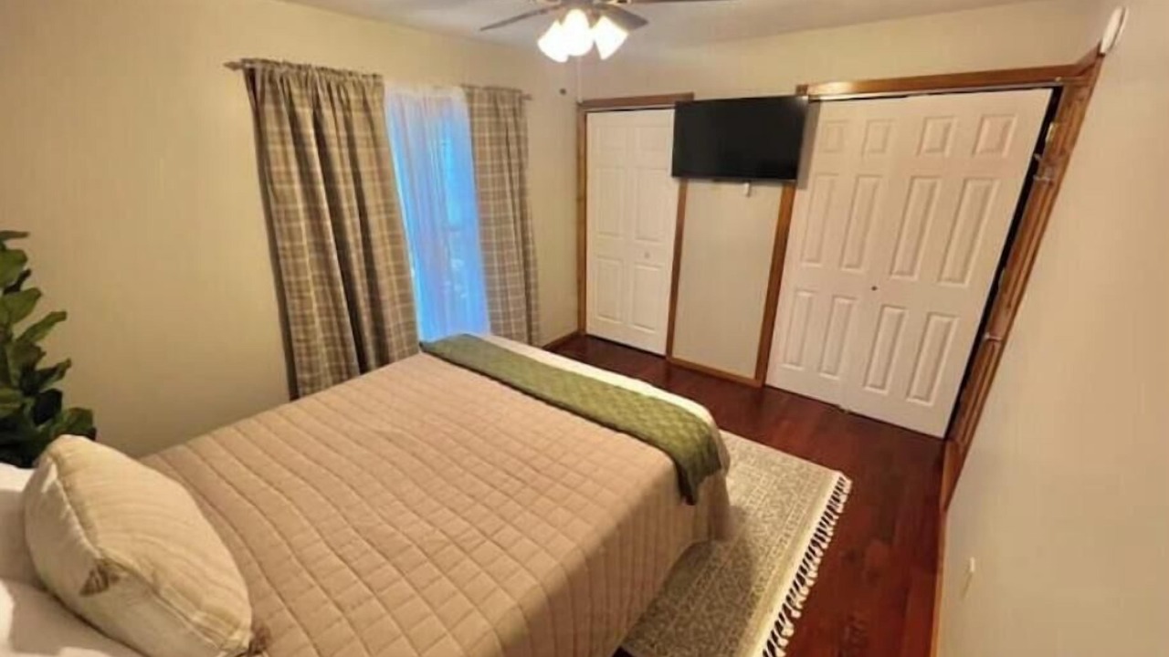 Photo of Bedroom in Dixon
